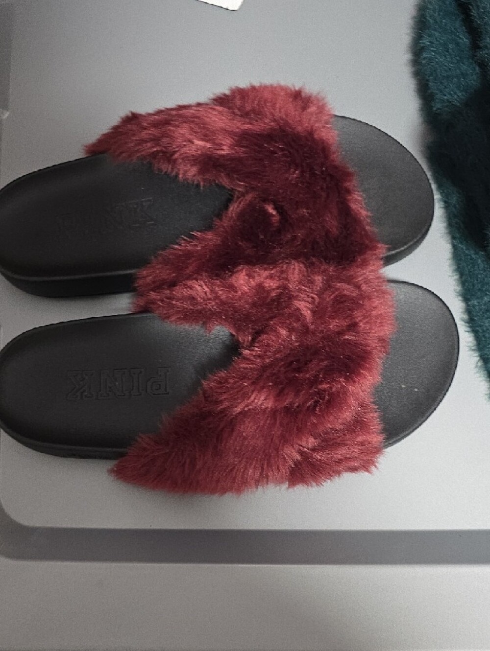 PINK Victoria's Secret Faux Fur Slide Sandals - Wine - Picture 4 of 4